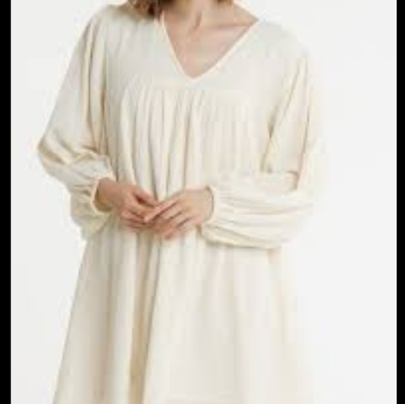 White dress - Picture 4 of 8